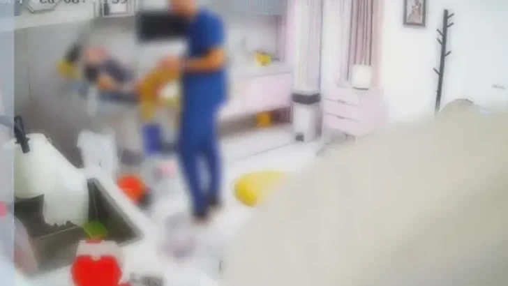 Полицията удари осем гинекологични кабинета заради порнографски записи