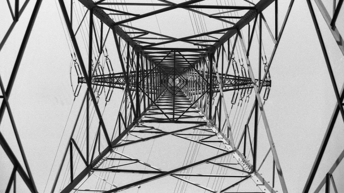 Токът за бизнеса утре поевтинява с 5%