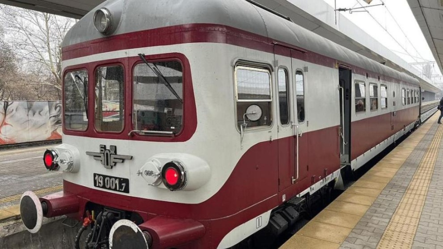 Мартеничка на релси: Празнична ретро мотриса ще пътува от София до Банкя на 1 март