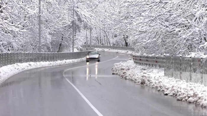 Кодове за опасно силен вятър и ниски температури в сряда