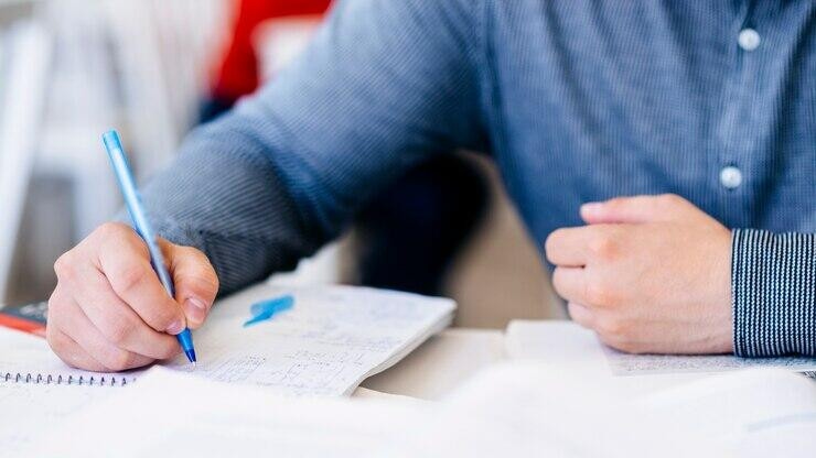 Важно за зрелостниците: Изтича срокът за подаване на заявления за явяване на матура