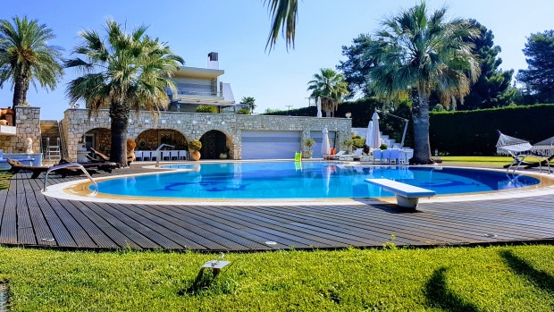 Пригответе се. Удрят ни с по-големи туристически такси