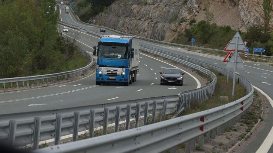 Временно ограничение на движението по АМ „Струма“ за обезопасяване на скатове