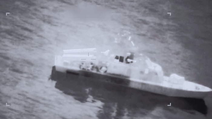 Ормузкият проток под обстрел - САЩ потопиха ирански минни кораби!