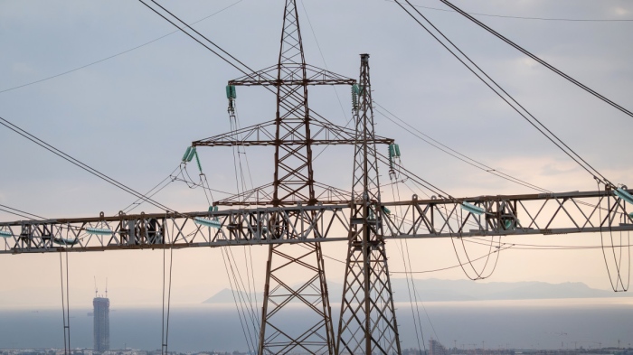 Politico: ЕК планира въвеждане на таван на цените на газа