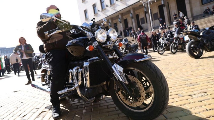 Затварят улици и променят градския транспорт в София за мото сезон 2026