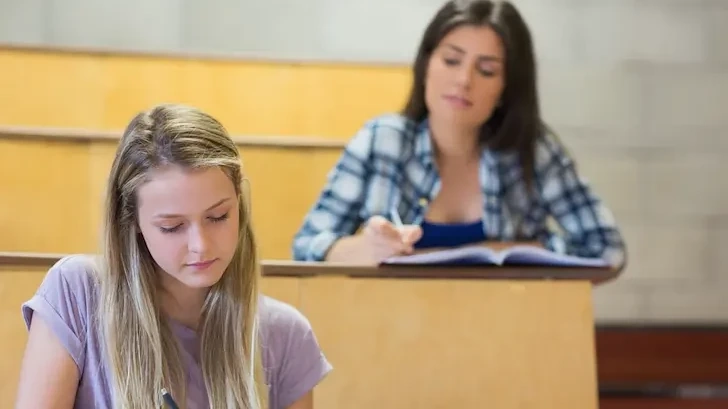 Кабинетът предложи по-високи студентски такси от новата учебна година