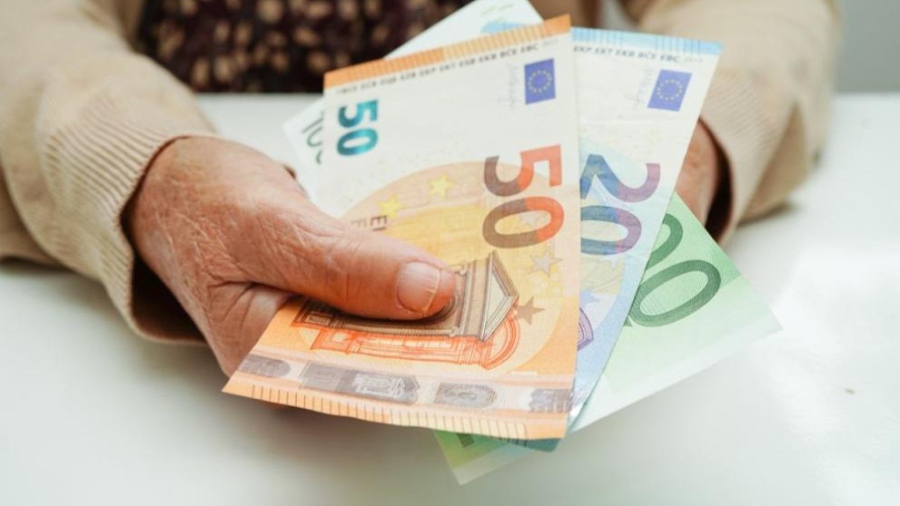 Добавките за Великден идват с пенсиите през април