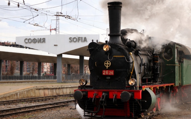 Днес може да се возите на ретро влак от София до Банкя
