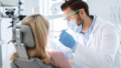 Зъболекар по здравна каса: Какво покрива НЗОК и за какво се доплаща