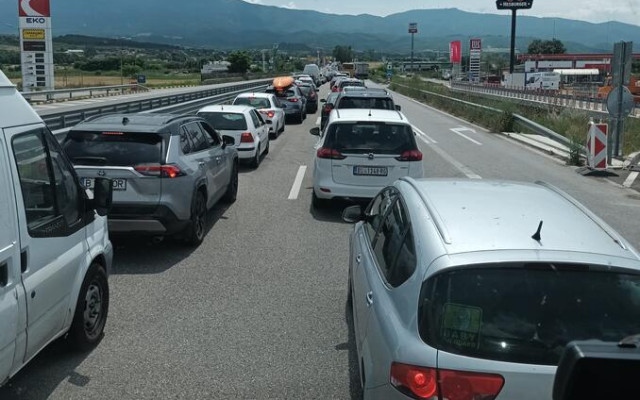 Километрично задръстване по пътя към Гърция