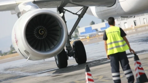 ЕК: Може да възникнат проблеми с доставките на авиационно гориво