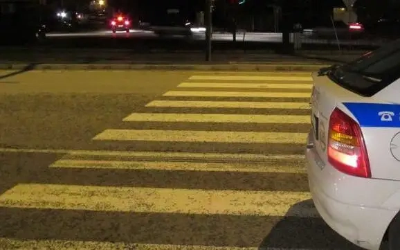 Кола помете 50-годишна жена на "зебра" в Пловдив