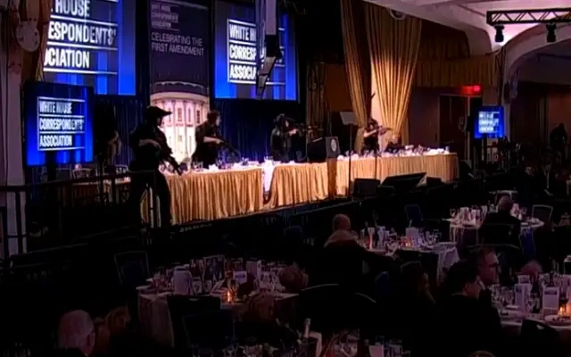 Евакуираха Тръмп от събитие след изстрели, стрелецът е задържан (ОБНОВЕНА, ВИДЕО, СНИМКИ)