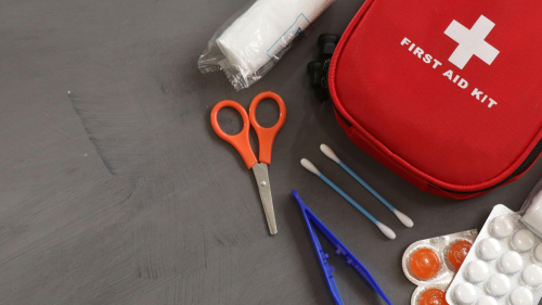 В Гърция отлагат влизането в сила на новата наредба за съдържанието на аптечките в колите