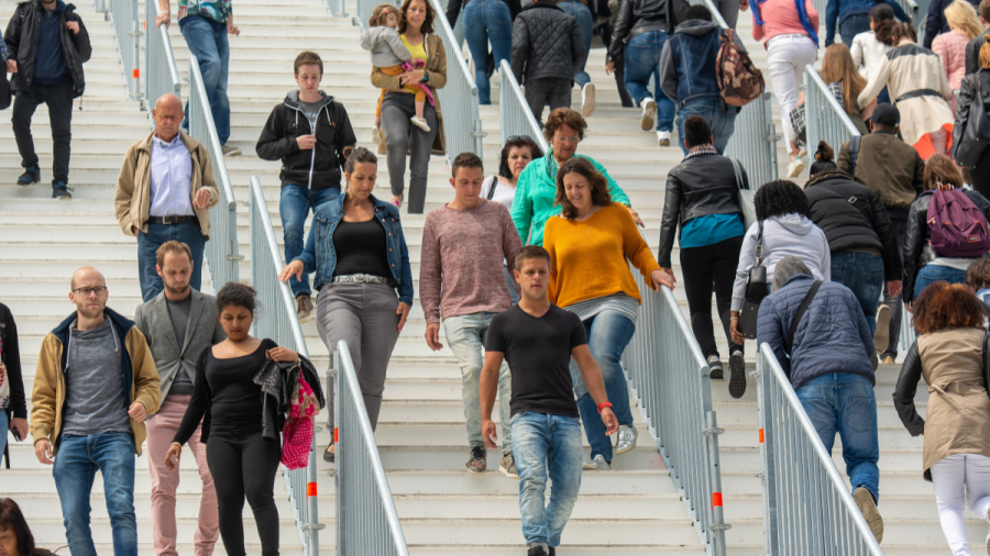 Топим се: Населението на България е 6 423 207 души към 31 декември 2025 г.