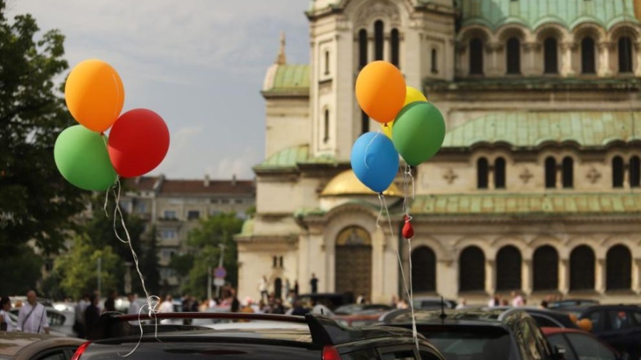 Абитуриентски балове в евро: Колко ще струва празникът през 2026 г.