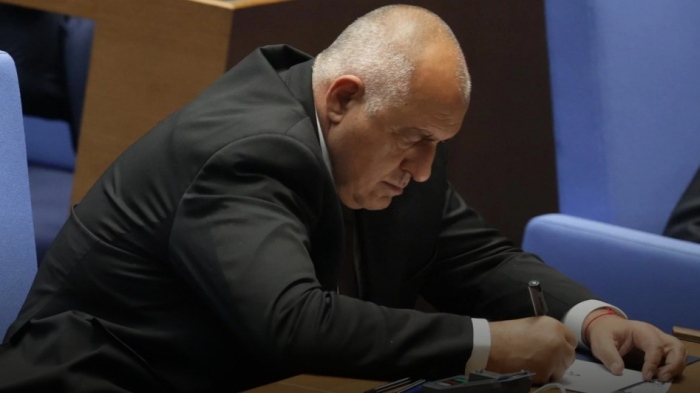 Какво рисува отново Борисов на старта на парламента?