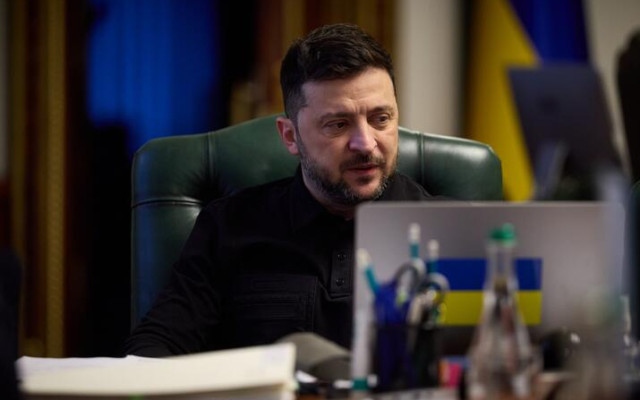 Екс премиер на Украйна призова Зеленски да подаде оставка заради корупционния скандал с Ермак
