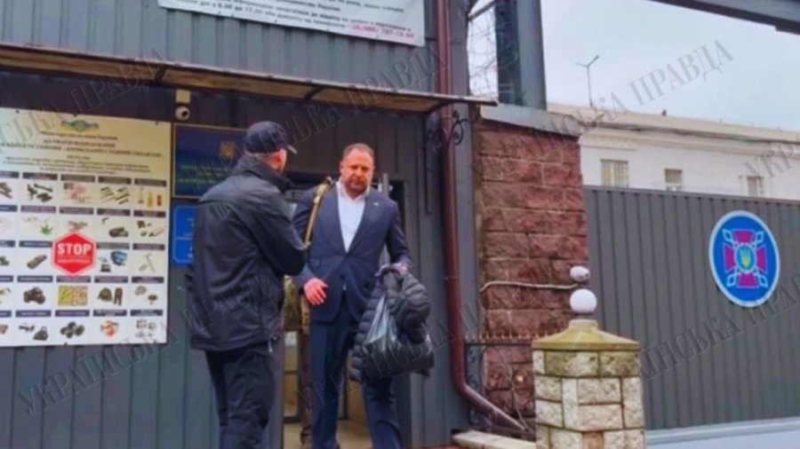 Ермак е освободен от ареста след платена гаранция по корупционно дело в Киев