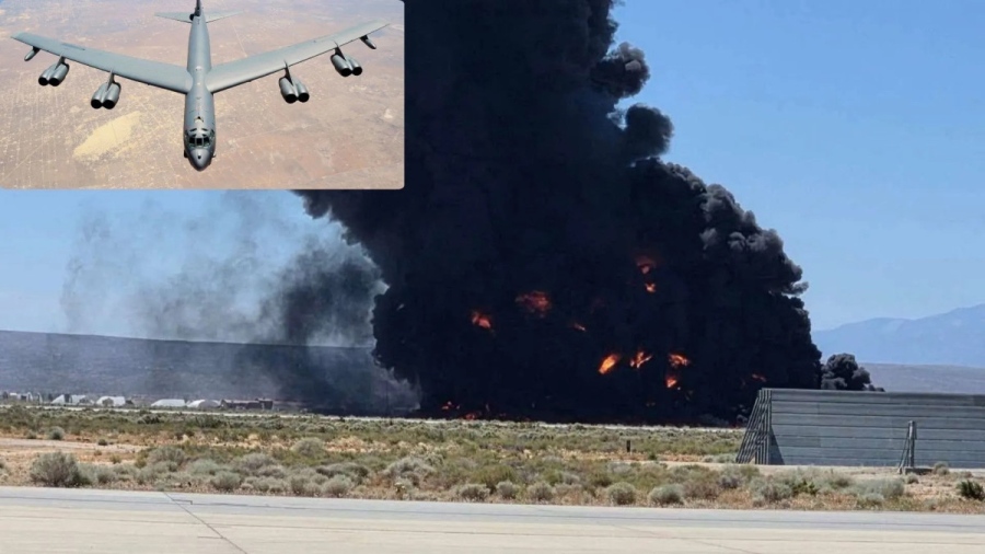Осем загинали при катастрофа на бомбардировач B-52 в САЩ