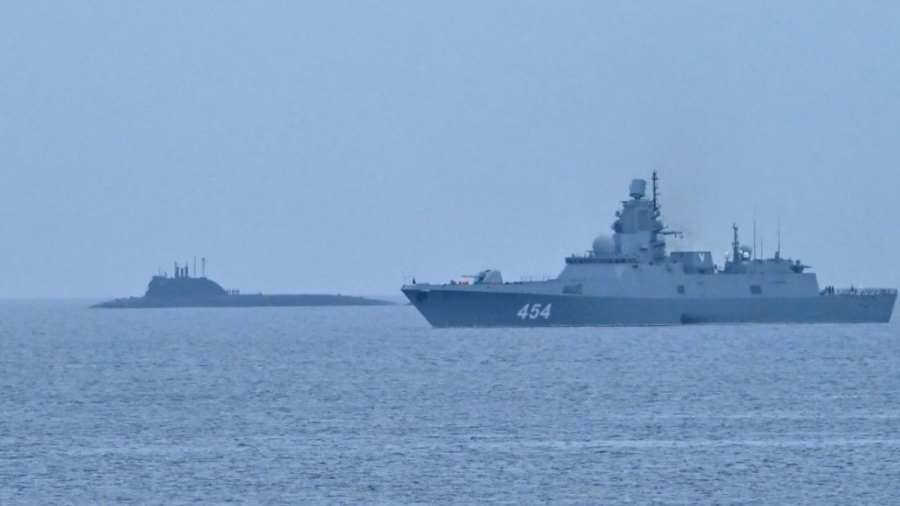 Руски военен кораб откри предупредителен огън по британска яхта в Ламанша