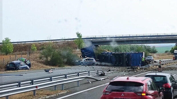Очевидец на сблъсъка с трима загинали на „Тракия“ твърди, че не е имало спирачен път